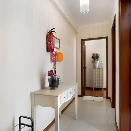 Apartament T0 Grota