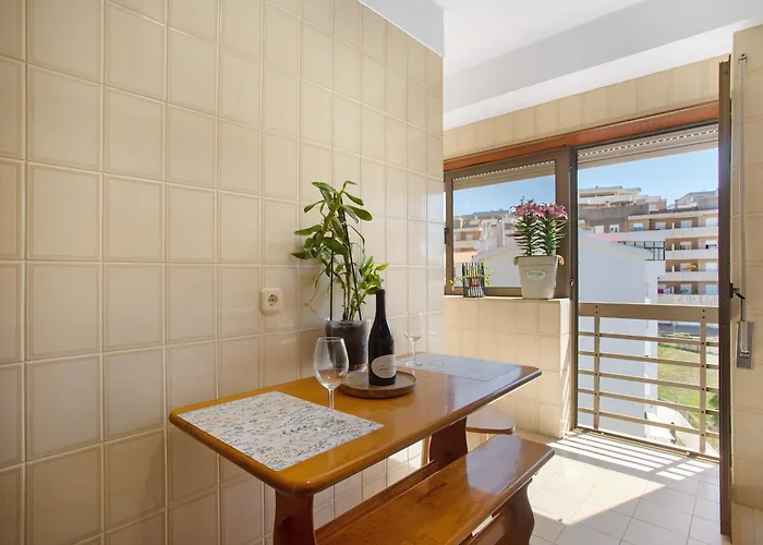 T0 Grota アパート *